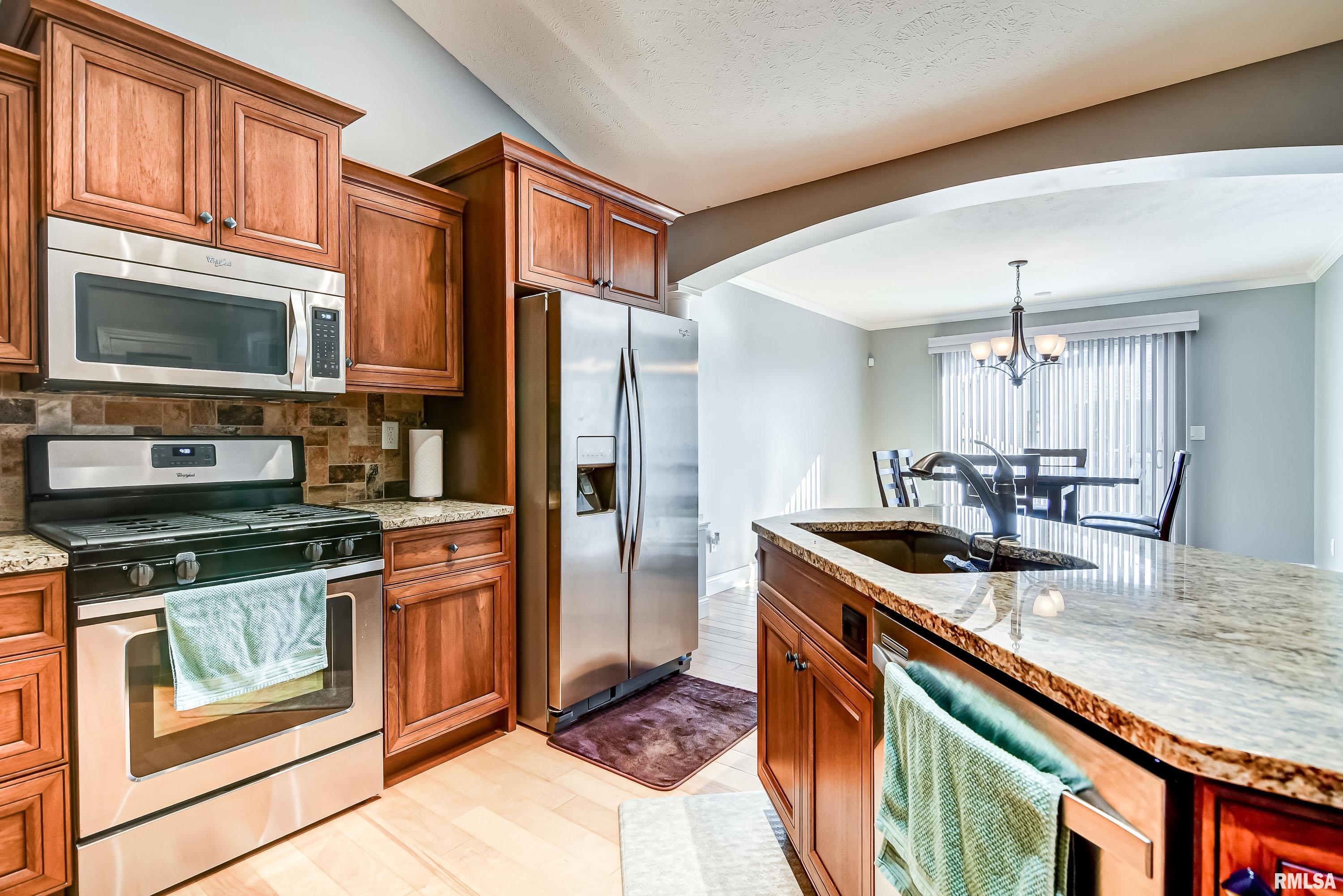 2902 Cronin Drive Springfield, IL 62711 - Photo 10 of 36 Gallery Image 10