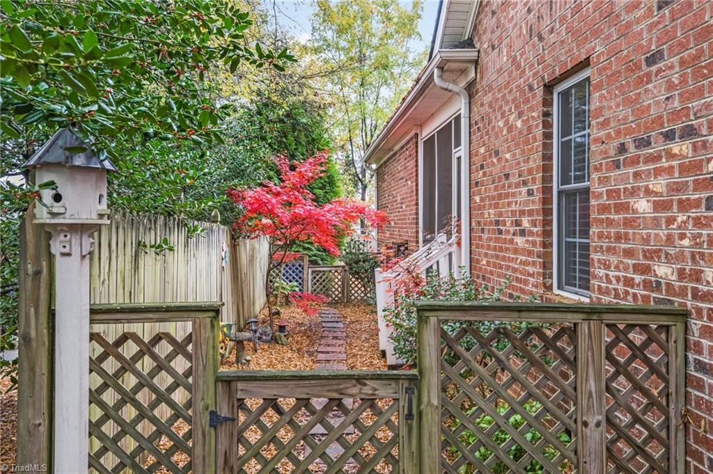 3383 York Road Winston-Salem, NC 27106 - Photo 23 of 27 Side Yard