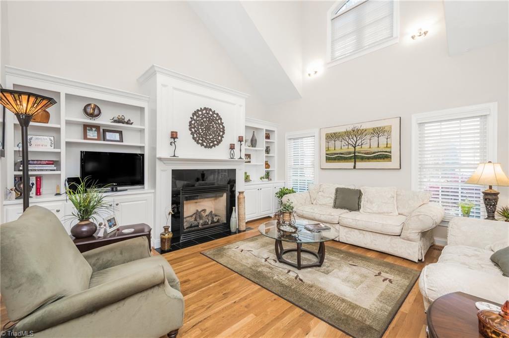 3383 York Road Winston-Salem, NC 27106 - Photo 4 of 27 Living Room