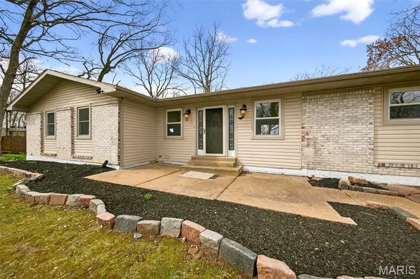 $320,000 | 1530 1st Street, Barnhart, MO 63012