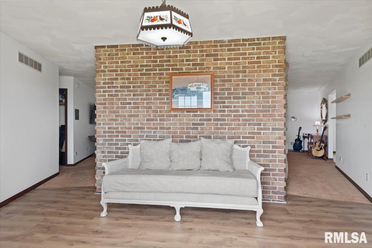 10918 Kossieck Road Blue Mound, IL 62513 - Photo 6 of 71