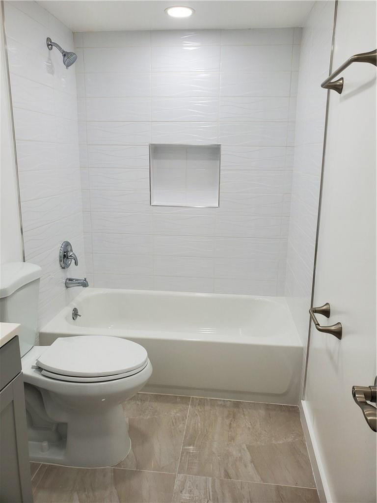 6903 Cypress Road, Unit B25 Plantation, FL 33317 - Photo 11 of 38 master bath