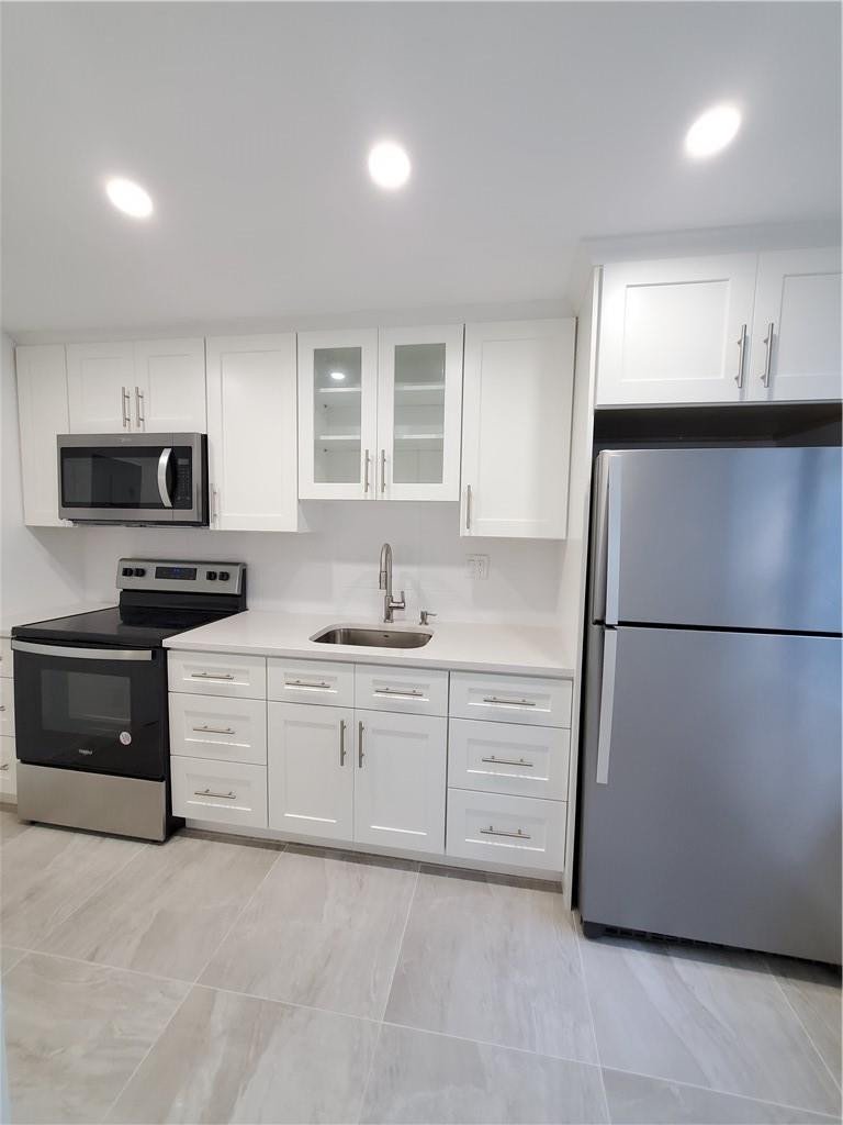 6903 Cypress Road, Unit B25 Plantation, FL 33317 - Photo 23 of 38 KITCHEN