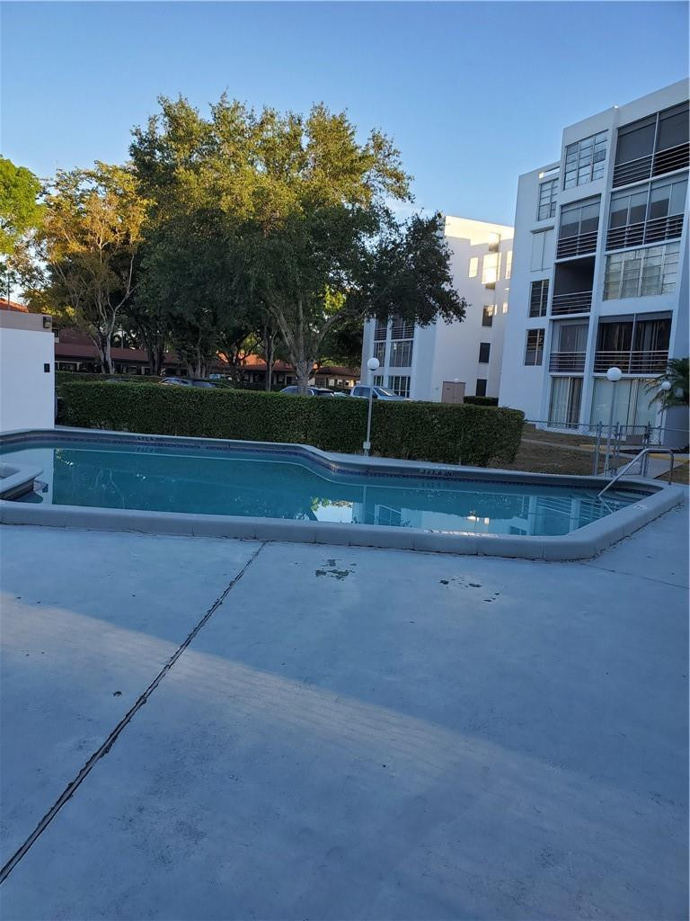 6903 Cypress Road, Unit B25 Plantation, FL 33317 - Photo 27 of 38 Photo 27