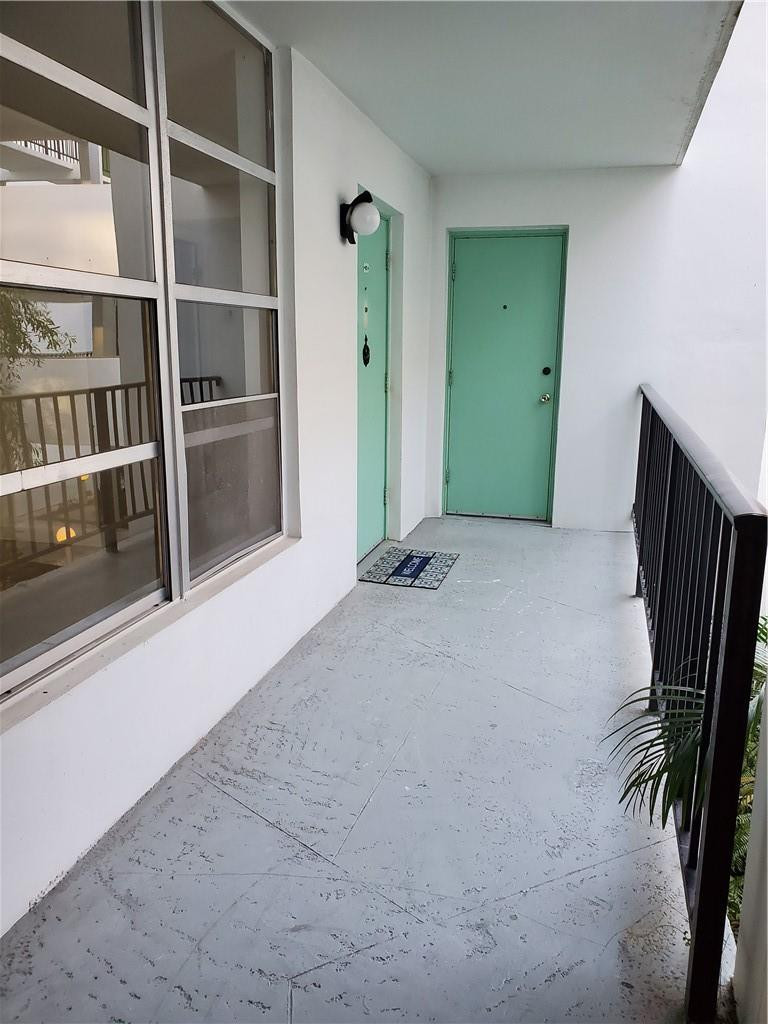 6903 Cypress Road, Unit B25 Plantation, FL 33317 - Photo 38 of 38 PRIVATE CATWALK