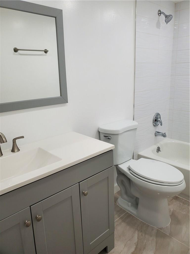 6903 Cypress Road, Unit B25 Plantation, FL 33317 - Photo 10 of 38 masterbath