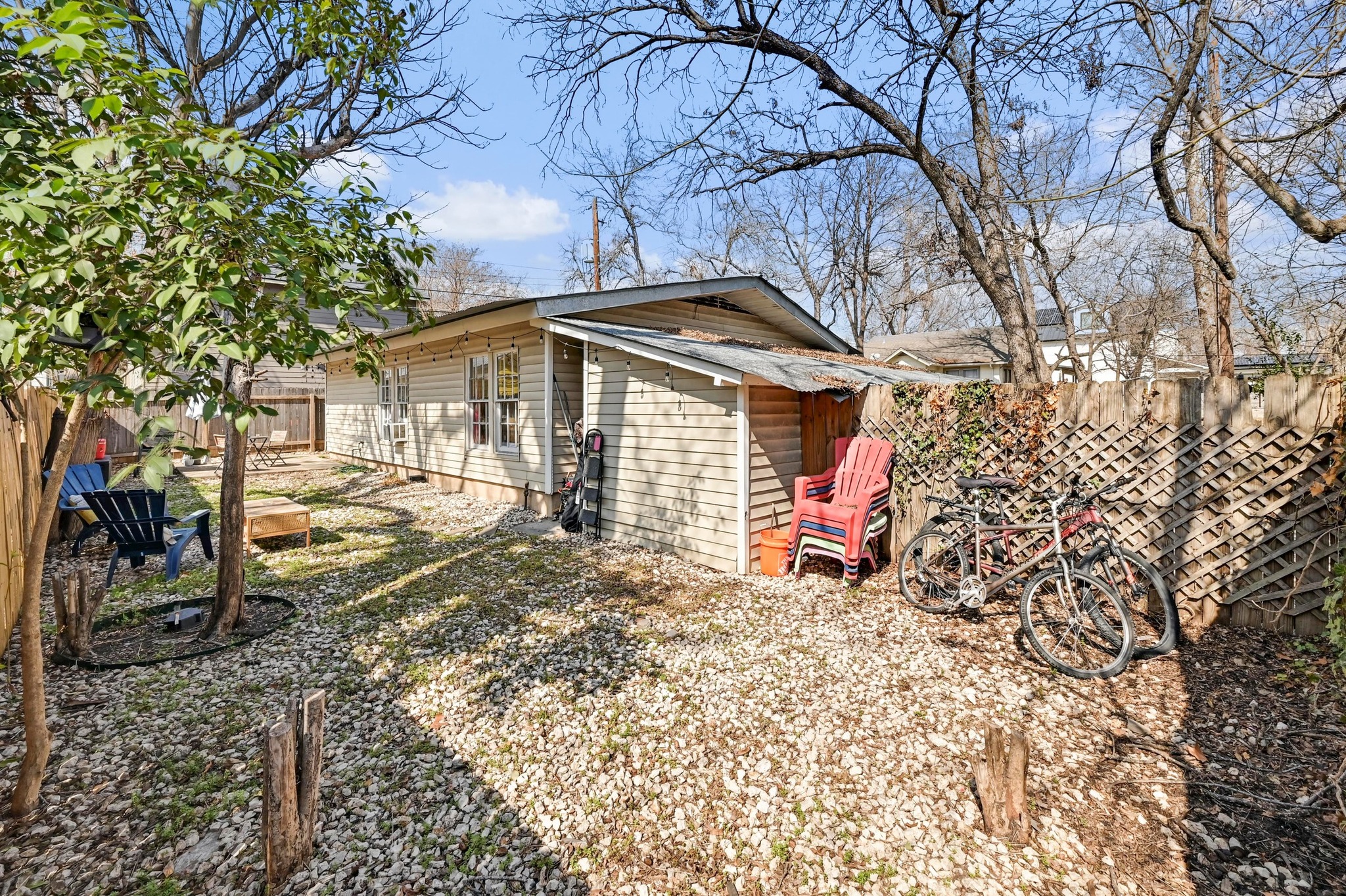 4530 Avenue D, Unit B Austin, TX 78751 - Photo 24 of 29 a front view of a house with a yard