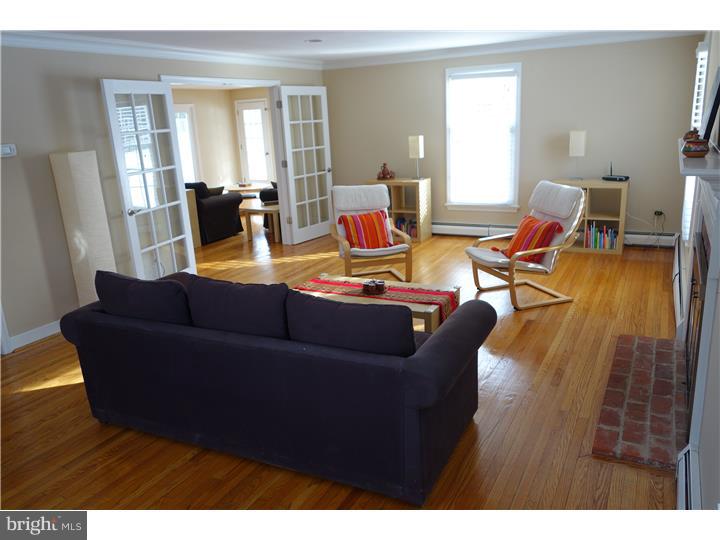 1206 Upper Gulph Road Wayne, PA 19087 - Photo 4 of 23 Living Room