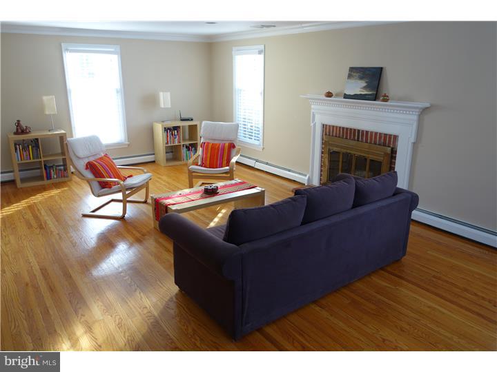 1206 Upper Gulph Road Wayne, PA 19087 - Photo 5 of 23 Living Room