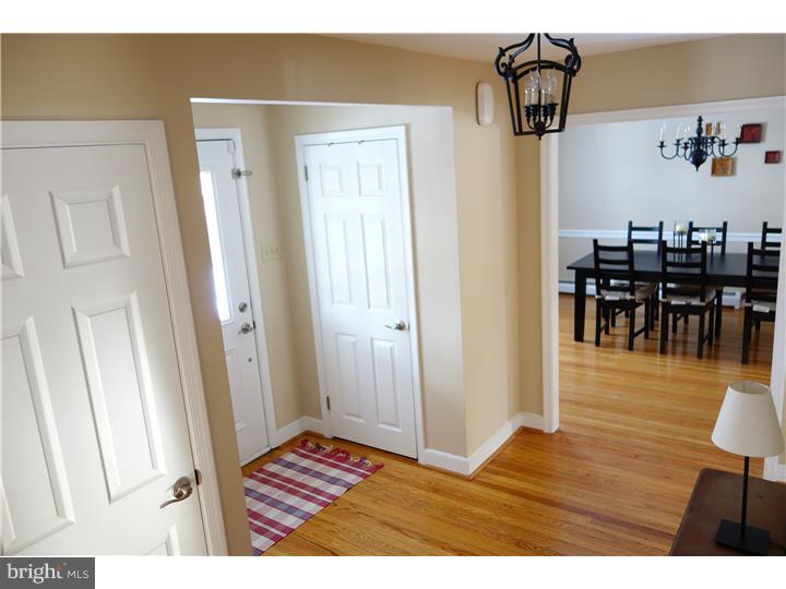 1206 Upper Gulph Road Wayne, PA 19087 - Photo 8 of 23 Foyer