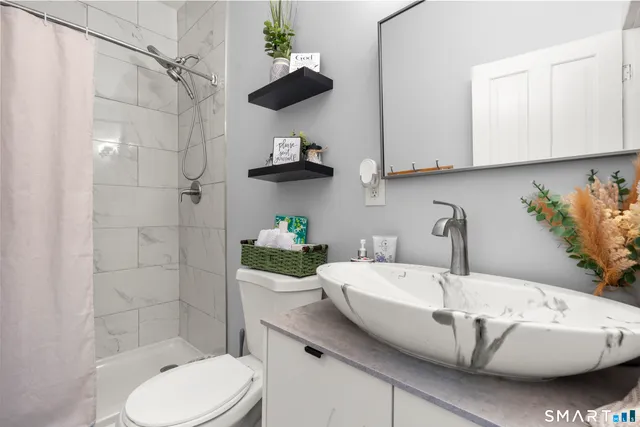 $400,000 | 93 South Street, Bristol, CT 06010