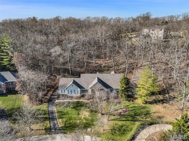 $965,000 | 9515 Country Club Green, St. Louis, MO 63127