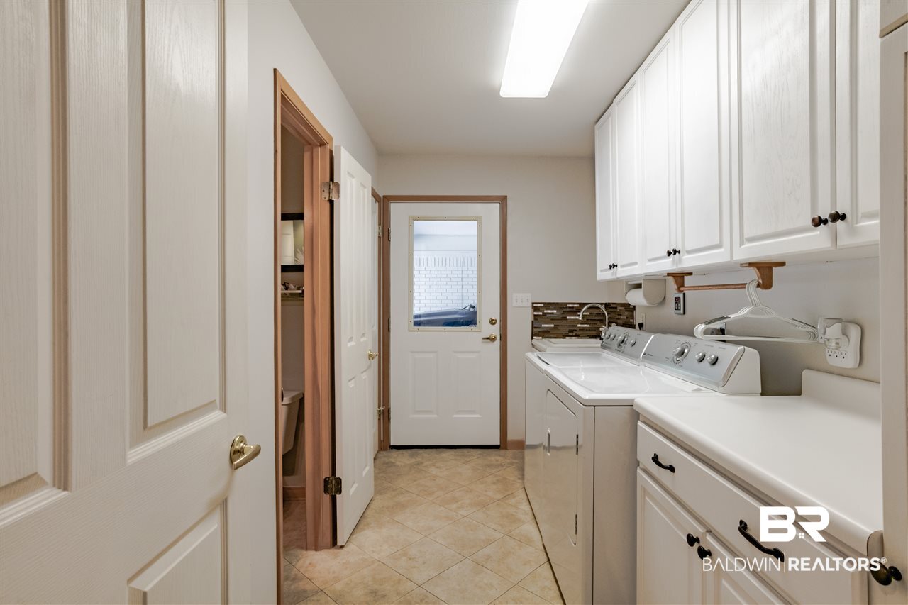 9225 Bay Point Drive Elberta, AL 36530 - Photo 28 of 50 Laundry/Mud Room