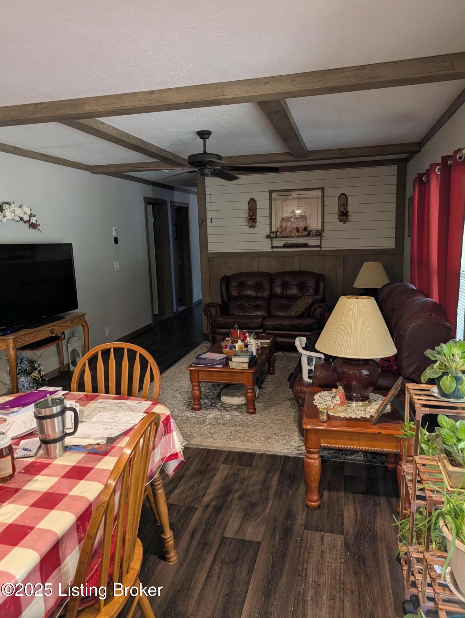 600 Harper Valley Road Cave City, KY 42127 - Photo 21 of 57 harper valley living room