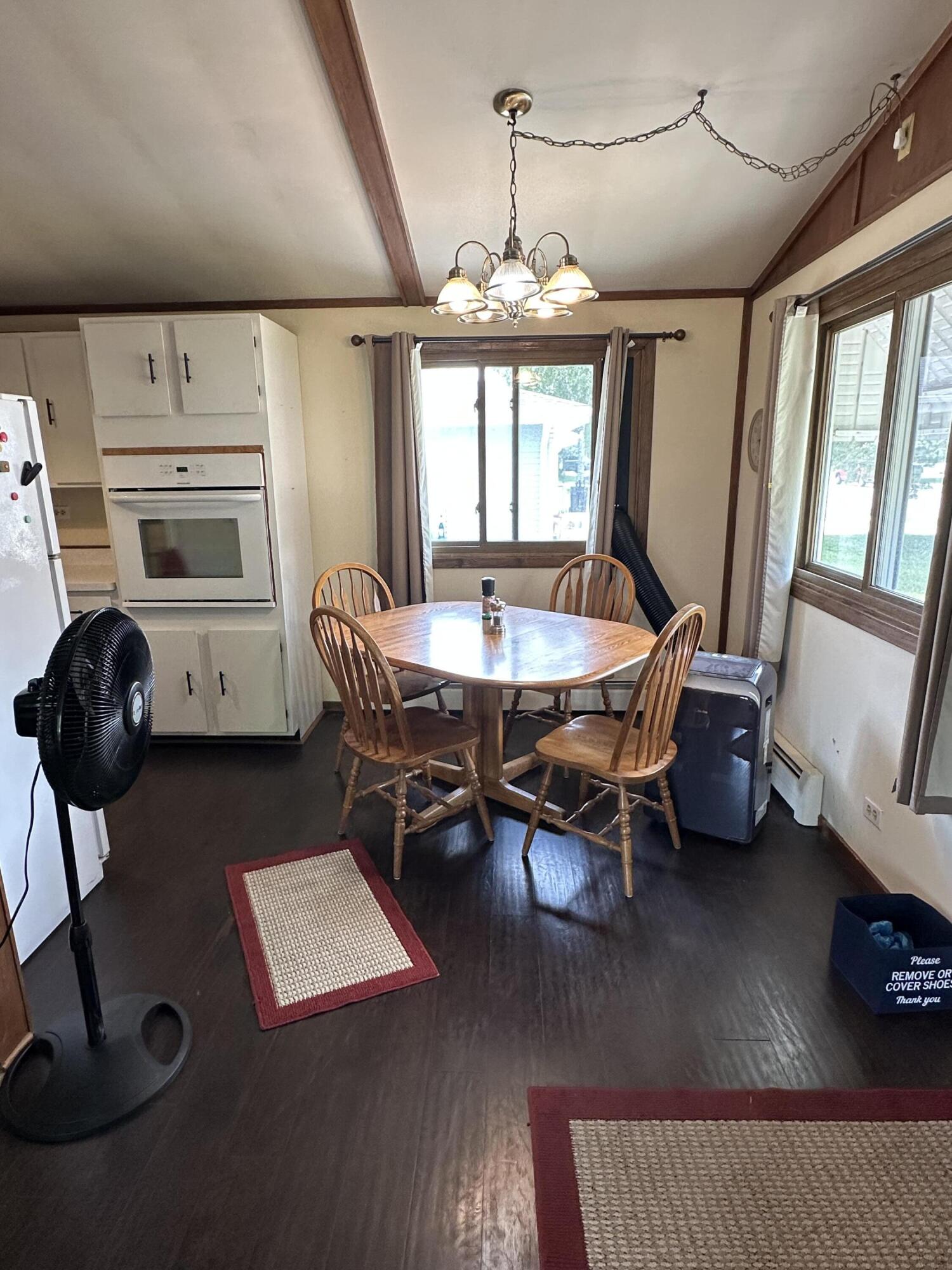 822 Bel-Ric Drive Kewaskum, WI 53040 - Photo 4 of 19 Dinette