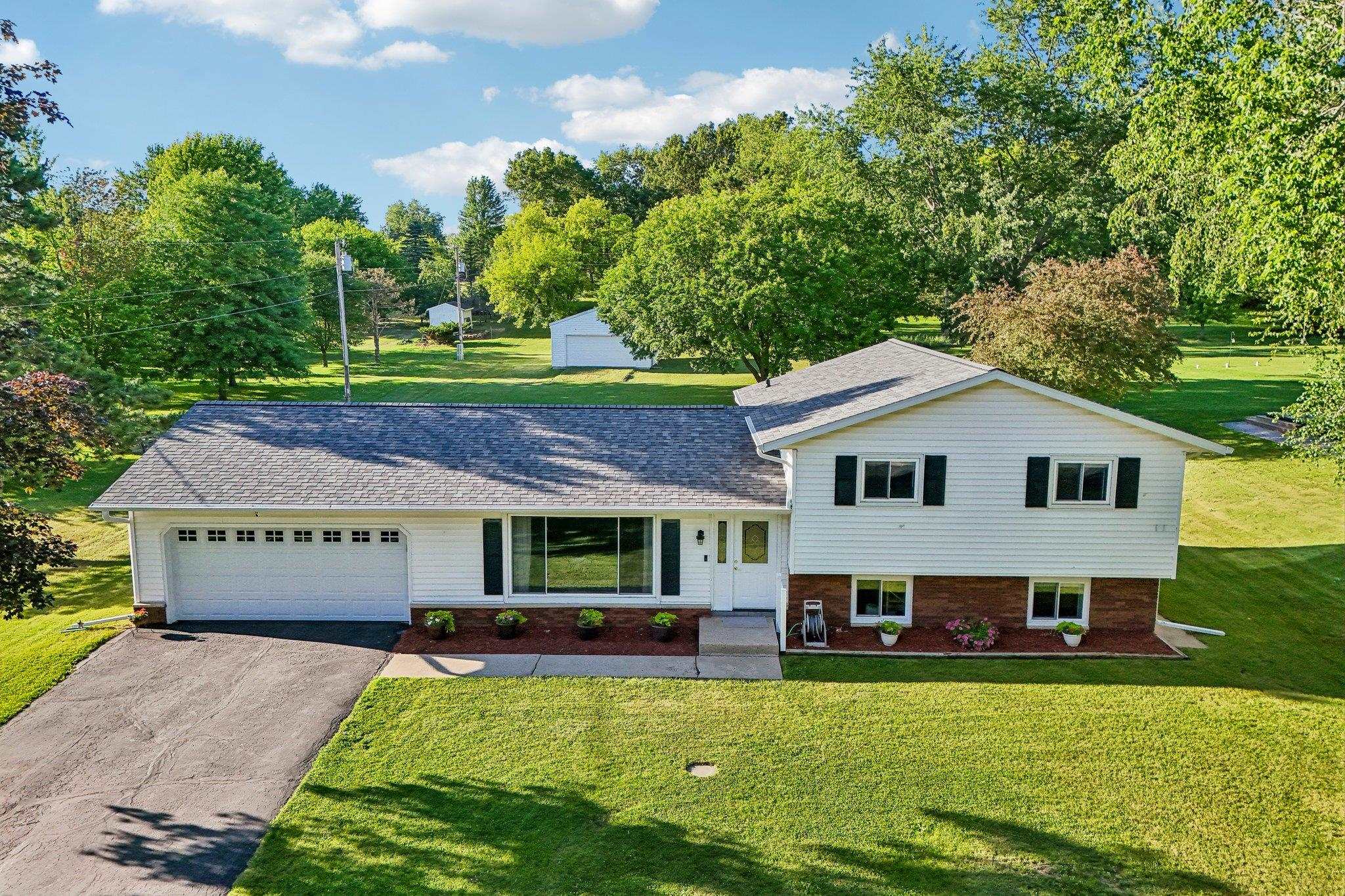 W7810 Star Court Road Pardeeville, WI 53954 - Photo 1 of 32