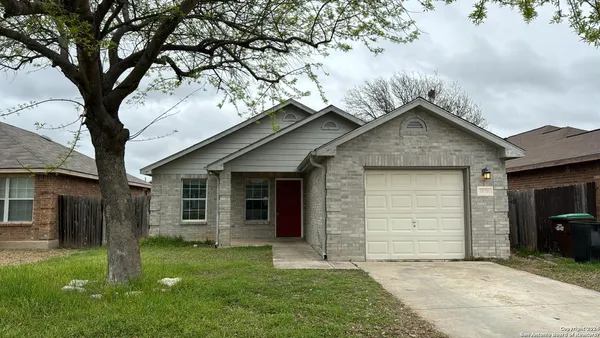 $1,600 | 10711 Shaencrest, San Antonio, TX 78254