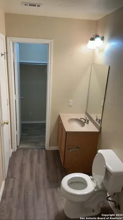$1,600 | 10711 Shaencrest, San Antonio, TX 78254