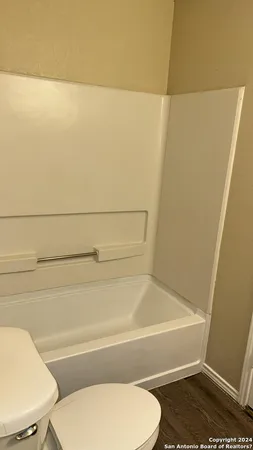 $1,600 | 10711 Shaencrest, San Antonio, TX 78254