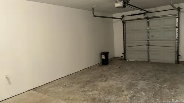 $1,600 | 10711 Shaencrest, San Antonio, TX 78254