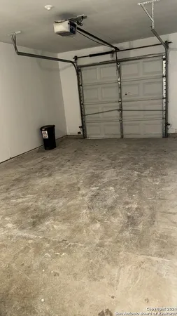 $1,600 | 10711 Shaencrest, San Antonio, TX 78254