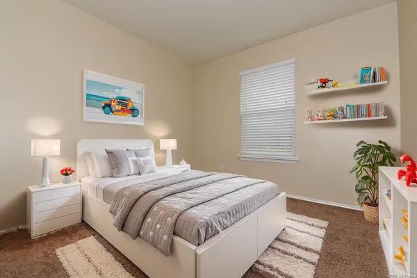 $1,600 | 10711 Shaencrest, San Antonio, TX 78254