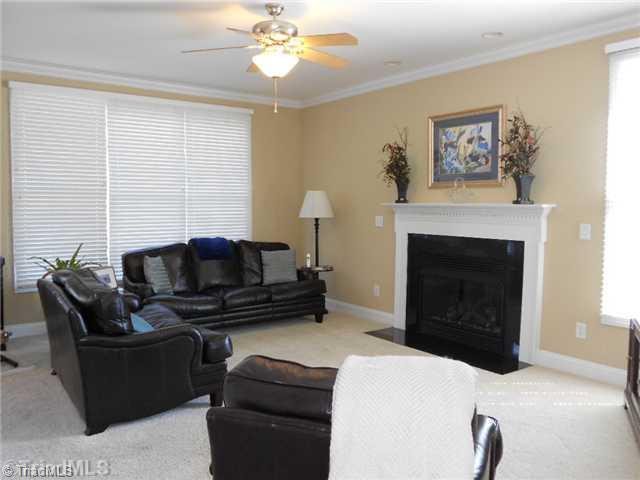 190 Ashbrook Road Thomasville, NC 27360 - Photo 5 of 16 Living Room.