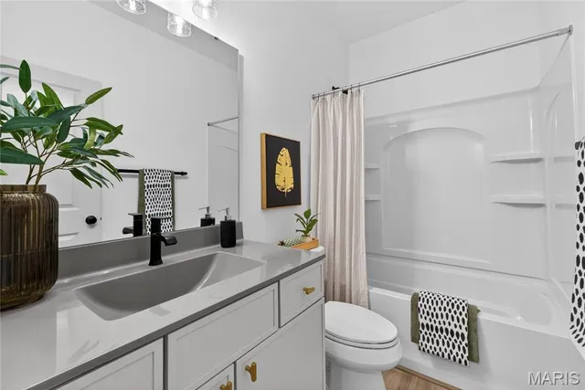 $779,543 | 3009 Bruce Trl Court, Cottleville, MO 63304