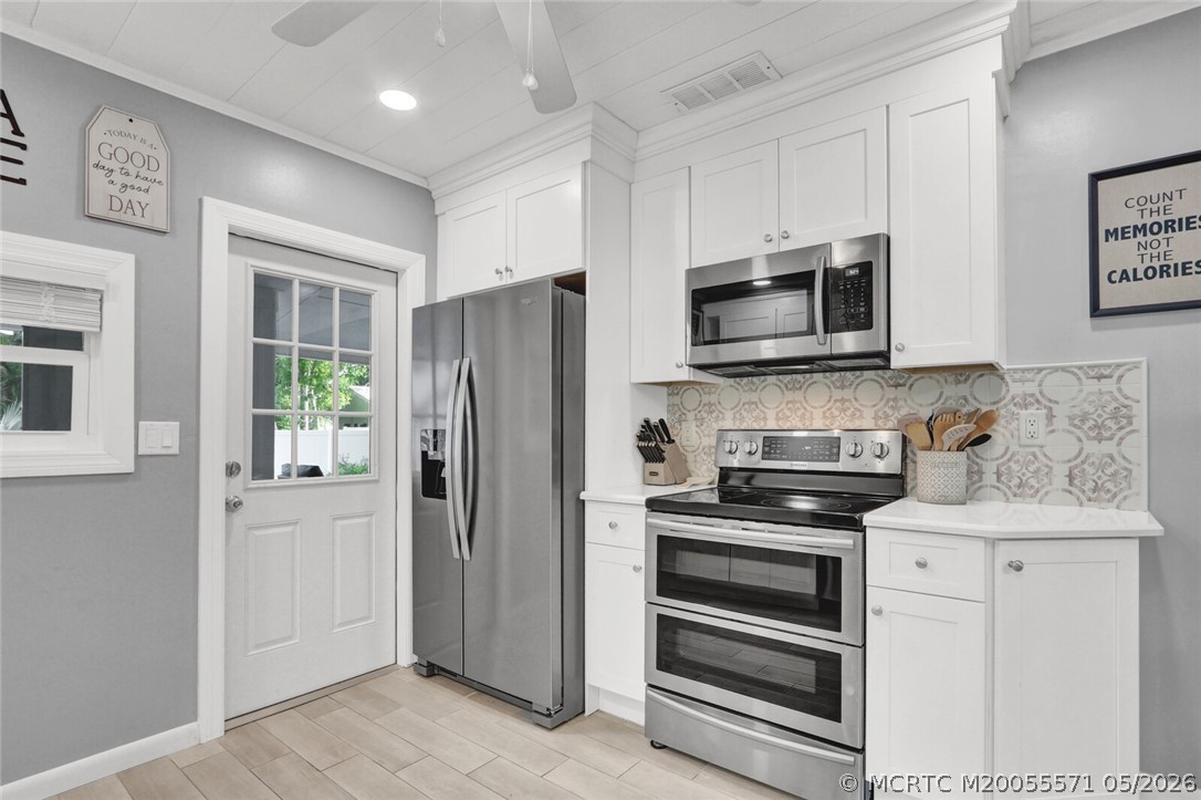 542 Southwest Halpatiokee Street Stuart, FL 34994 - Photo 13 of 33 Gallery Image 13