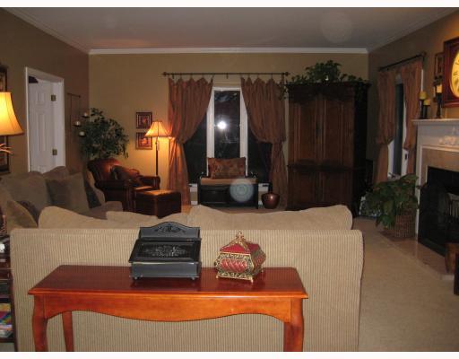 360 Cobblestone Circle McKees Rocks, PA 15136 - Photo 3 of 8 Den/Family/Great Room.