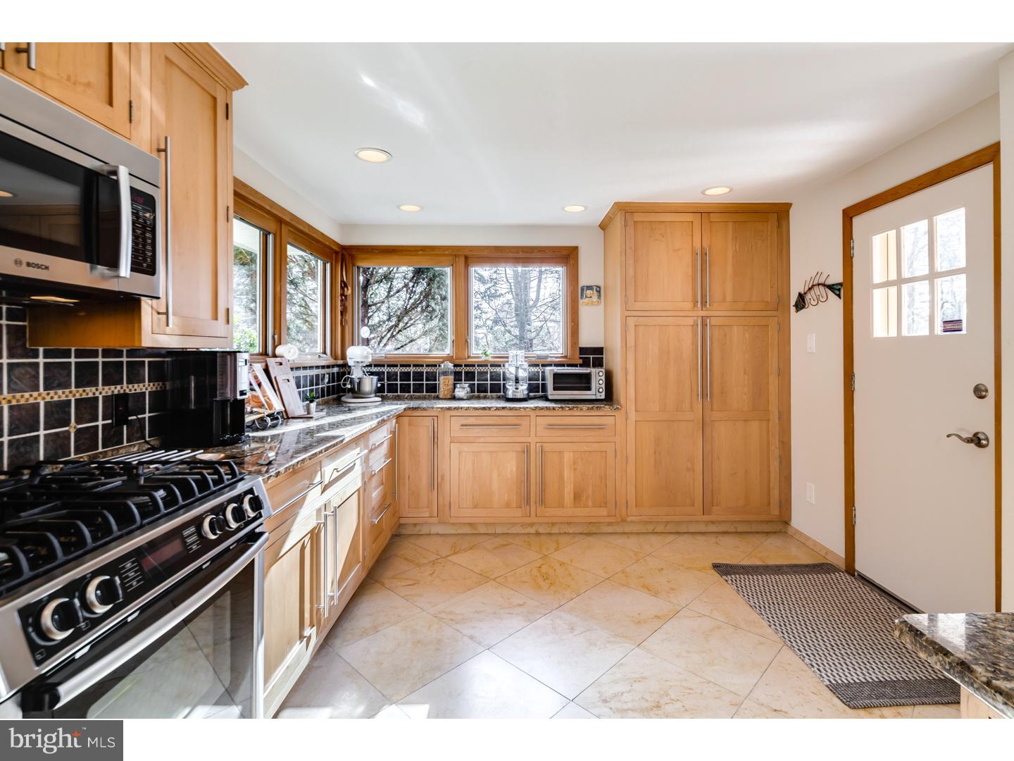 313 Ellis Road Havertown, PA 19083 - Photo 11 of 24 Kitchen