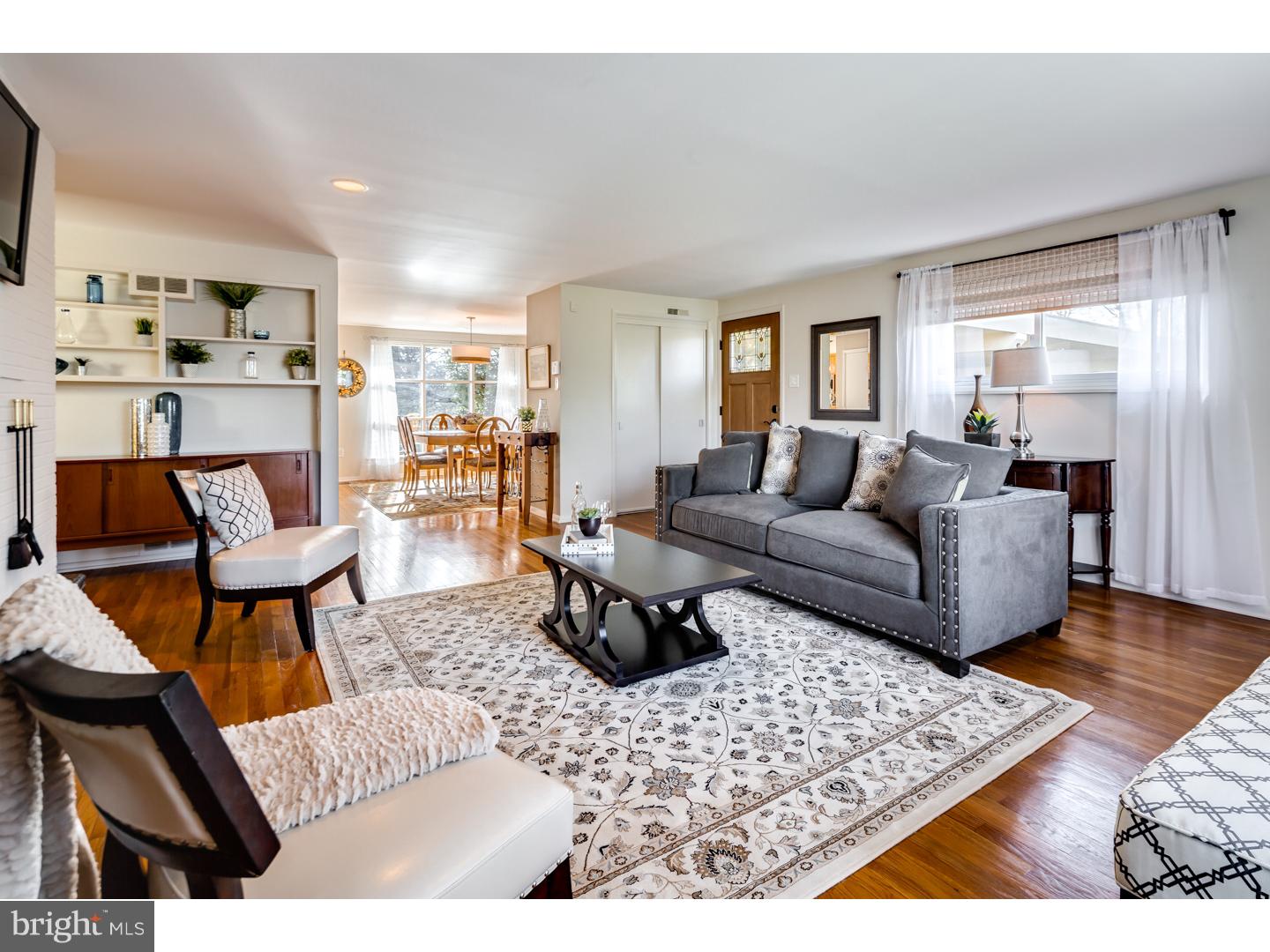 313 Ellis Road Havertown, PA 19083 - Photo 4 of 24 Living Room