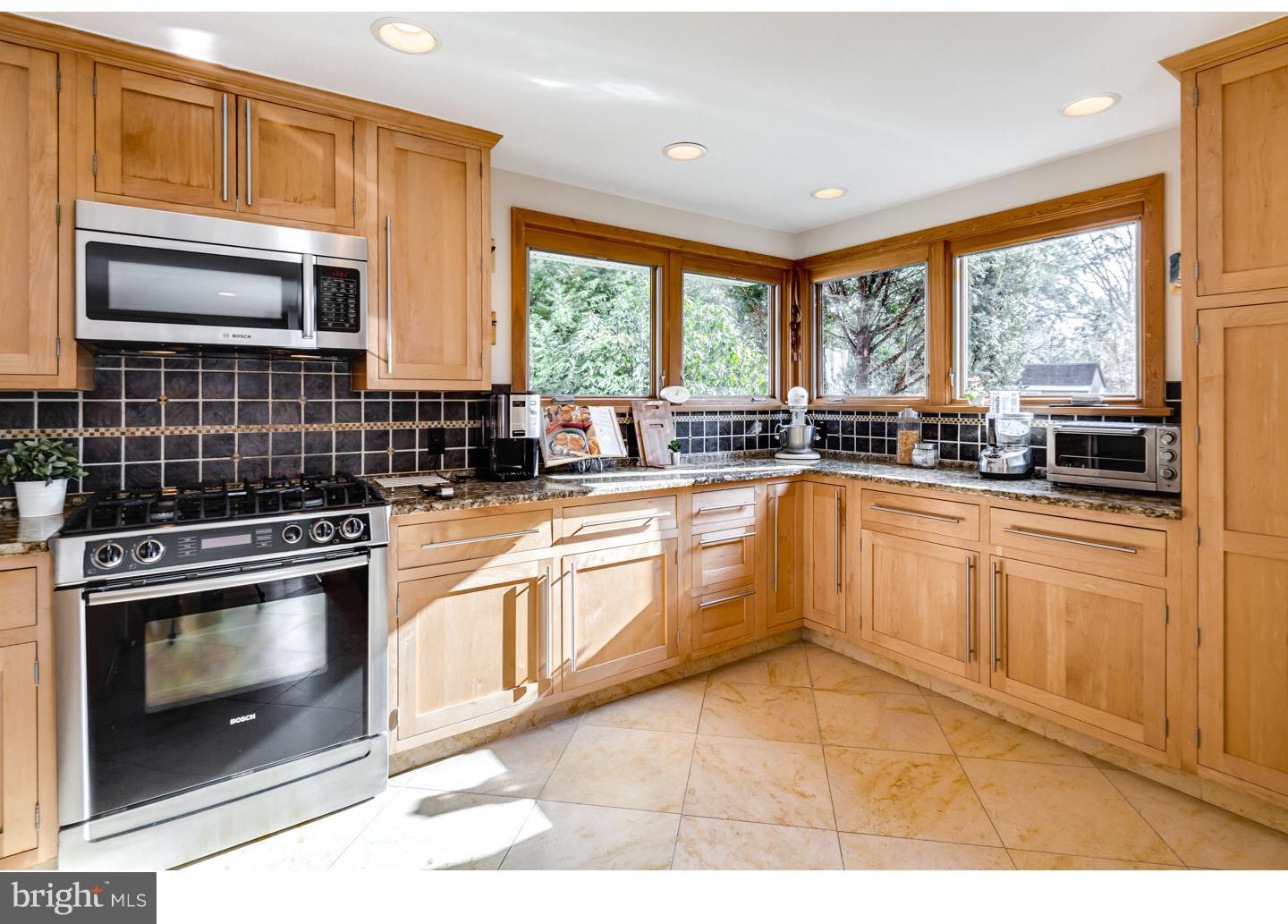 313 Ellis Road Havertown, PA 19083 - Photo 10 of 24 Kitchen
