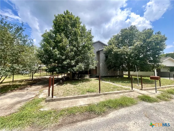 $479,000 | 1902 North McLeod Street, Cuero, TX 77954