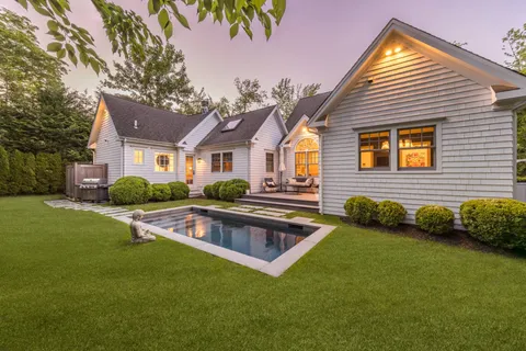$3,750,000 | 61 Dayton Lane, East Hampton, NY 11937