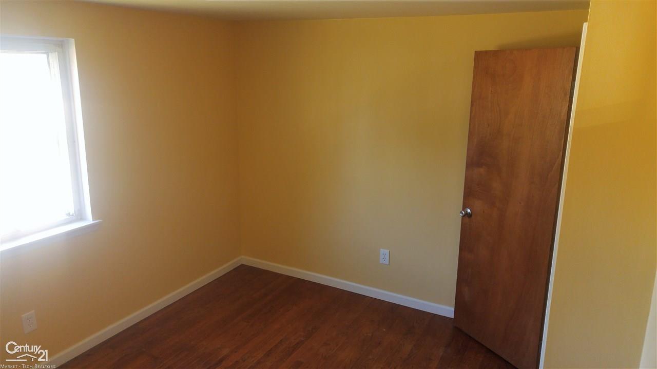 11 Inches Street Mount Clemens, MI 48043 - Photo 15 of 20