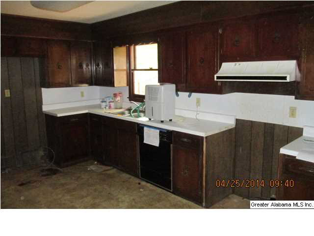 102 Carriage Road Anniston, AL 36206 - Photo 4 of 10