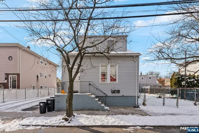 $2,400 | 14 Avenue A, Unit 1R, Lodi, NJ 07644