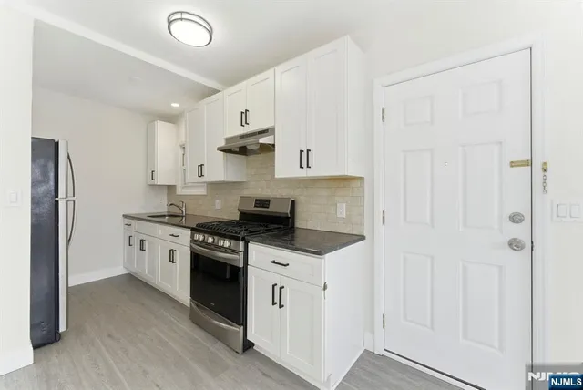 $2,400 | 14 Avenue A, Unit 1R, Lodi, NJ 07644