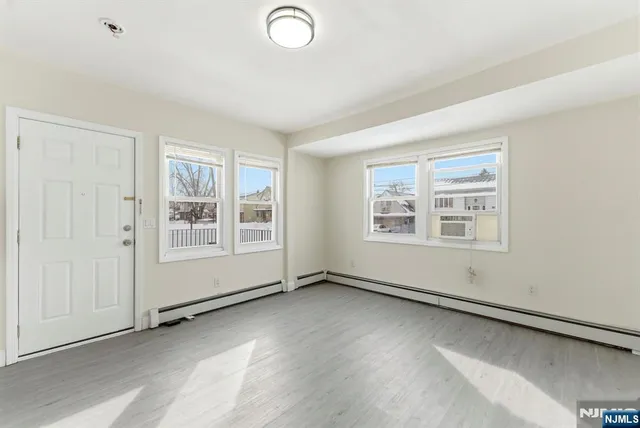 $2,400 | 14 Avenue A, Unit 1R, Lodi, NJ 07644