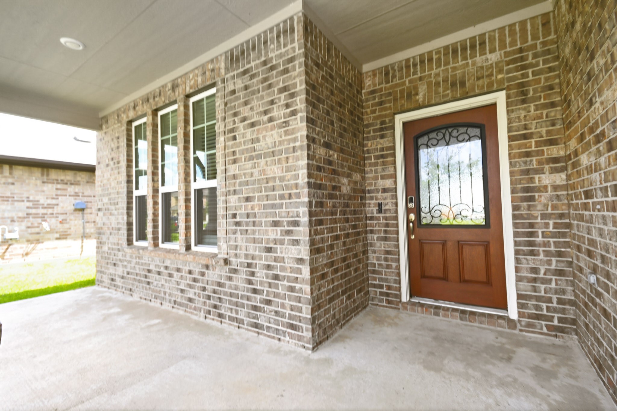 10723 Clfs Vw Drive Rosharon, TX 77583 - Photo 4 of 50 Front Porch! Great space to place some rocking chairs!