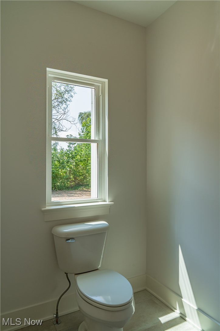5183 Boneta Road Medina, OH 44256 - Photo 18 of 31 Primary Bath Water Closet Alcove