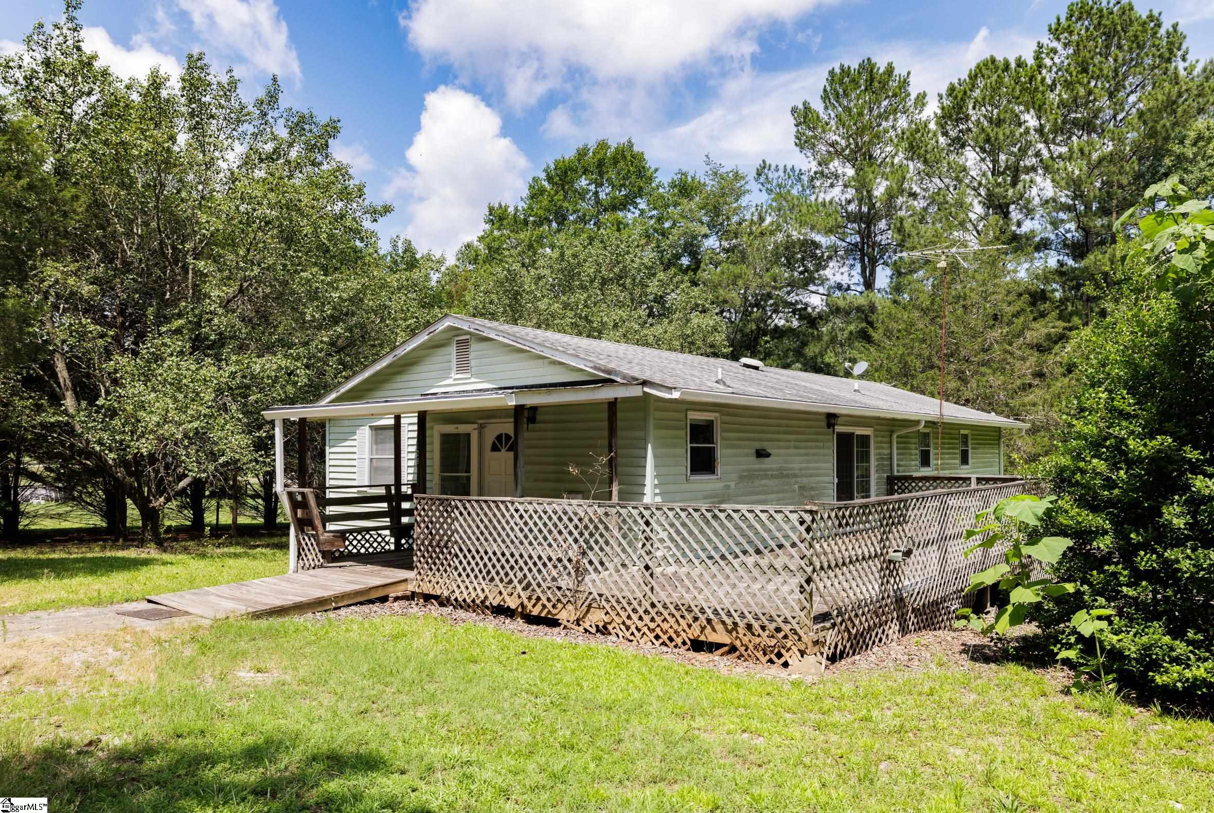 329 Berry Road Pelzer, SC 29669 - Photo 7 of 38