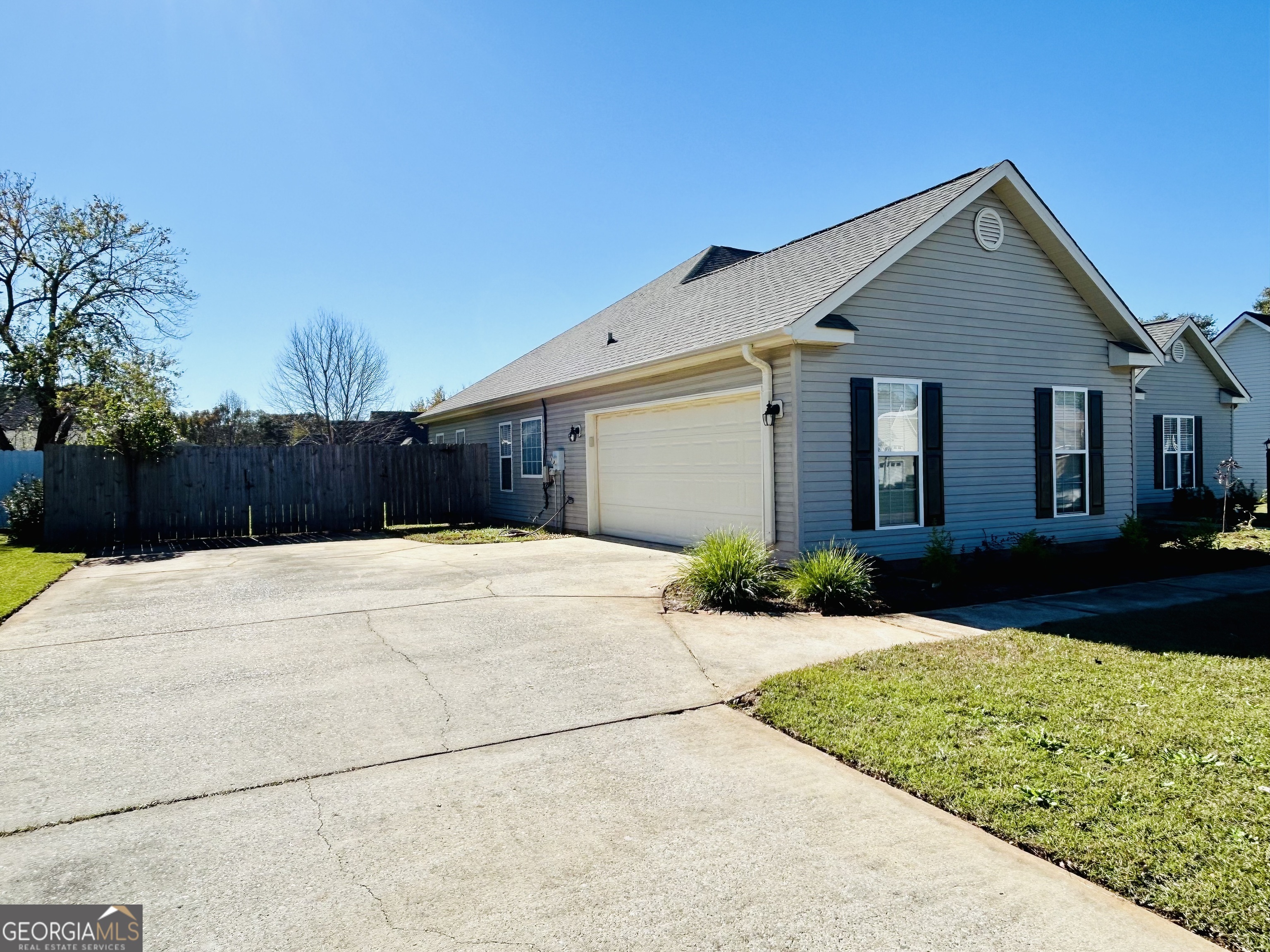 166 Holly Pointe Warner Robins, GA 31088 - Photo 3 of 42