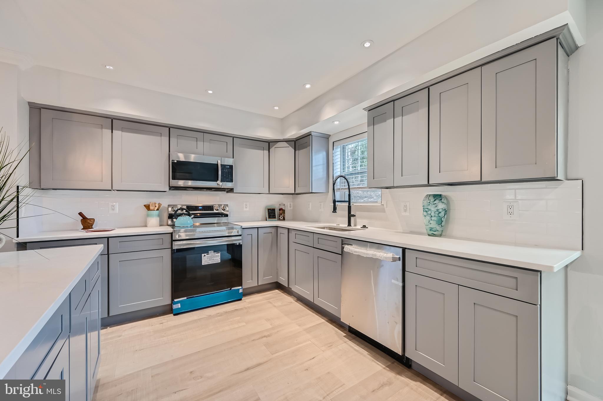 511 McManus Way, Unit T511 Towson, MD 21286 - Photo 14 of 28 Kitchen View #2