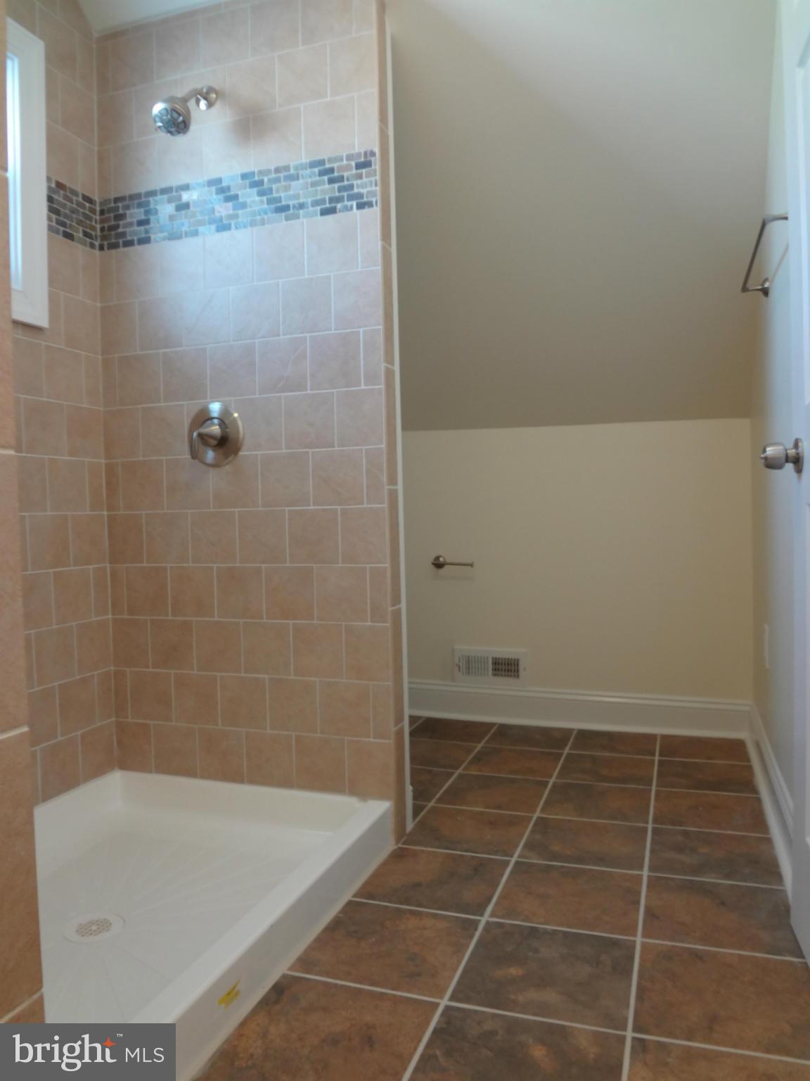 2517 Wentworth Road Baltimore, MD 21234 - Photo 15 of 30 Bath (Master)