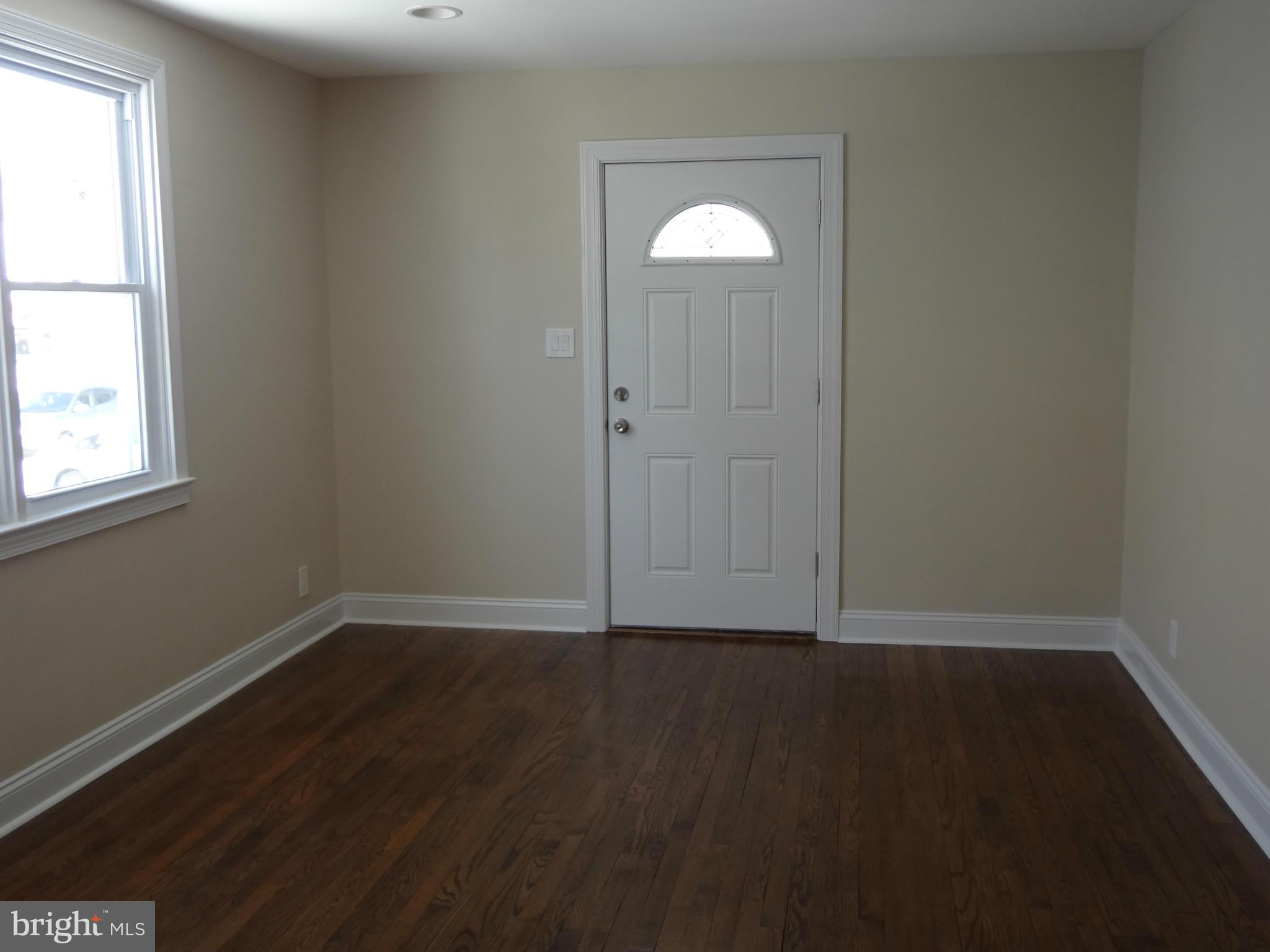 2517 Wentworth Road Baltimore, MD 21234 - Photo 21 of 30 Living Room