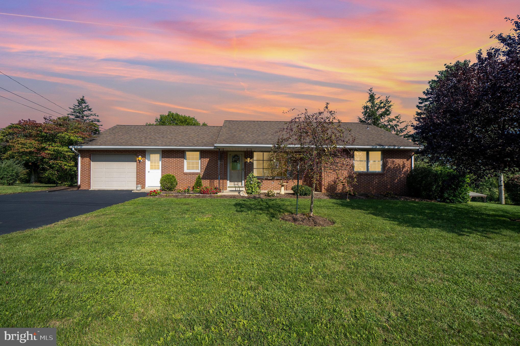 114 Snavely Mill Road Lititz, PA 17543 - Photo 4 of 38