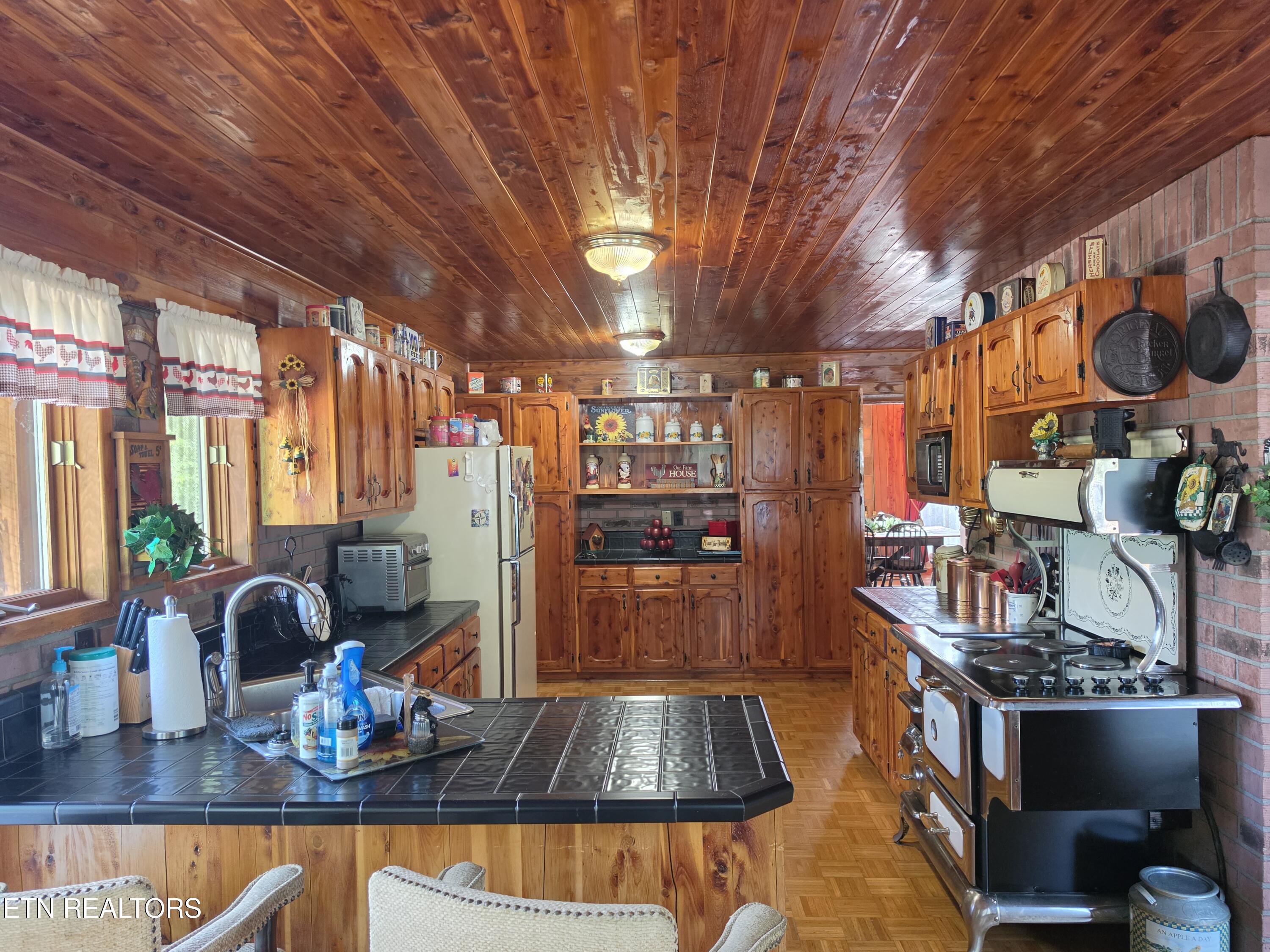 264 Carlos Road Sneedville, TN 37869 - Photo 41 of 58 20260611_164704