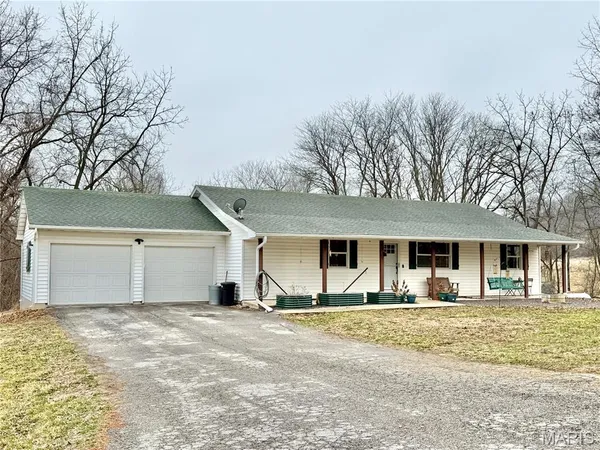 $328,000 | 13001 Woodland Groves Place, Hannibal, MO 63401